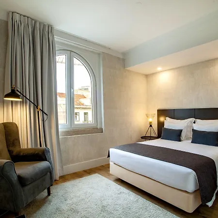 Lx51 & By Iin - Center Lissabon