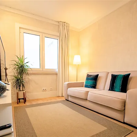 Lx51 & By Iin - Center Lisbona