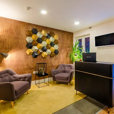 Lx51 & By Iin - Center