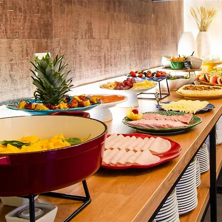 Lx51 & By Iin - Center Lisbona