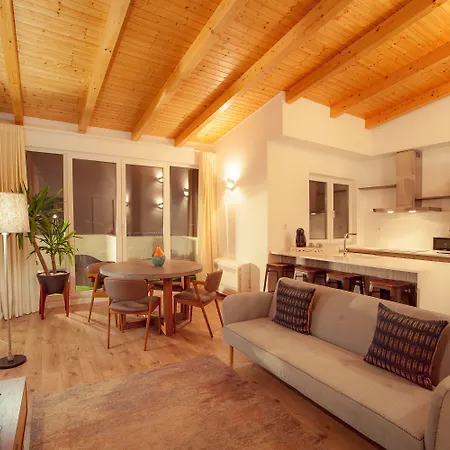 Lx51 & By Iin - Center Konukevi Lisboa